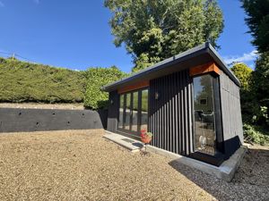 Photo 30- click for photo gallery